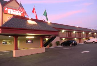 Lakeview Inn Centralia has Balcony rooms