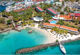 Agr  able cocon    la Marina de la pointe du bout allows 18 year olds to book a room