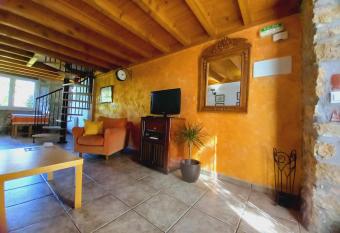 Errotazar apartamento E has Smoking rooms