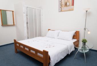 Hotel Praha Club bed & breakfast has Balcony rooms