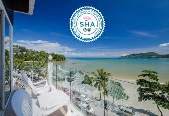 The Front Hotel and Apartments has Balcony rooms