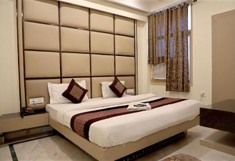 Hotel Klick International  allows 18 year olds to book a room