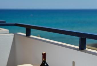 Lefkoniko Bay has Balcony rooms