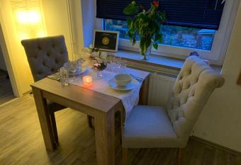 L  tt Hamburg allows 18 year olds to book a room