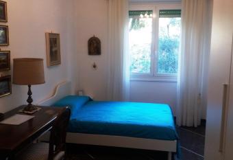 b&bEuropa allows 18 year olds to book a room