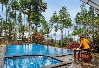 Jambuluwuk Convention Hall & Resort Puncak has Balcony rooms