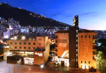 Reston Hotel allows 18 year olds to book a room