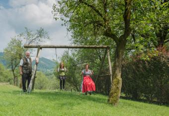 Hotel Hemetsberger has Balcony rooms