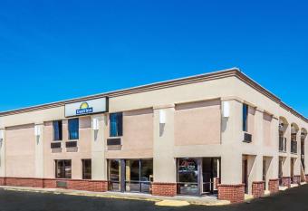 Days Inn by Wyndham Slidell has Smoking rooms