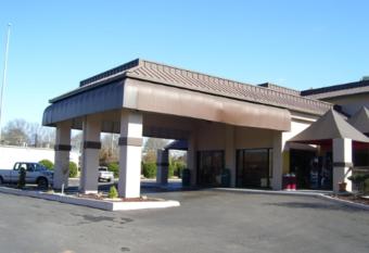 Rodeway Inn has Smoking rooms