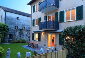 B&Borgo has Balcony rooms