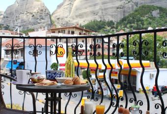 The balcony of Meteora the center of kalabaka has Balcony rooms