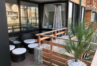 MARINA 177 DEAUVILLE has Balcony rooms