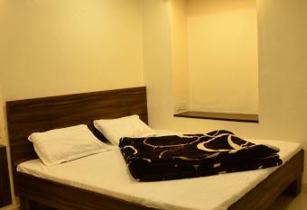 Bindra Paradise 800 Meter From Golden Temple has Balcony rooms