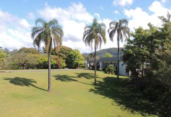 Comfort Inn Premier allows 18 year olds to book a room