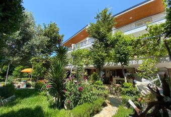 Bellavista Villa has Balcony rooms