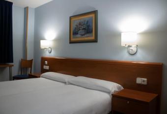 Hostal Alda R  o Duero allows 18 year olds to book a room