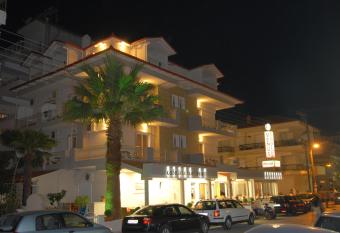 Hotel Venus has Balcony rooms