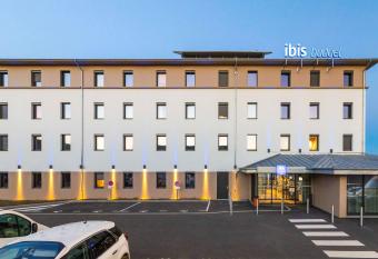 ibis budget Rennes Rte Lorient allows 18 year olds to book a room