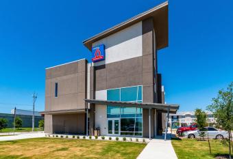 Studio 6 San Marcos, TX allows 18 year olds to book a room