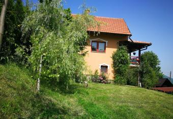 Green Idylle -Pyramid View has Balcony rooms