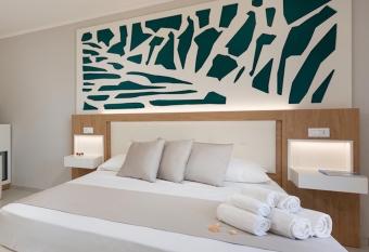 Residence Le Piscine allows 18 year olds to book a room