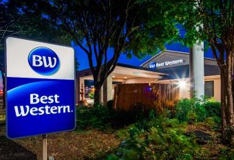 Days Inn by Wyndham Round Rock has Smoking rooms
