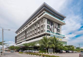 Marvelux Hotel has Balcony rooms