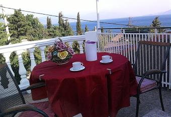 Apartments Snjezana has Balcony rooms