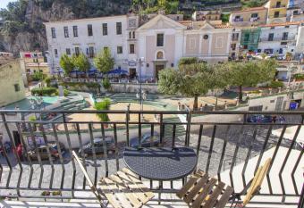 Casa Galano has Balcony rooms