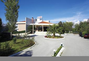 Iris Hotel has Balcony rooms