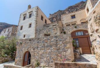 Pablito House allows 18 year olds to book a room