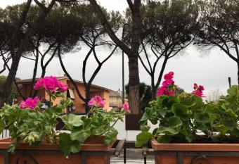 Aquarius Rome Apartments has Balcony rooms