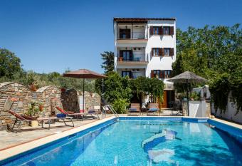 Seranides Boutique Hotel allows 18 year olds to book a room