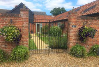 Grove Barn Bed and Breakfast has Balcony rooms
