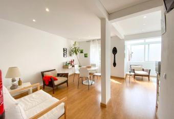 Charroque has Balcony rooms