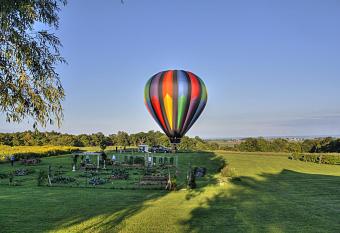 Los Gatos Bed & Breakfast has Balcony rooms