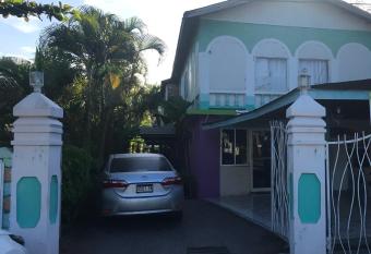 Seascape Apartments has Balcony rooms