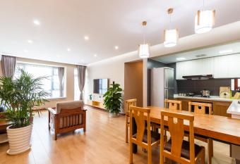 Shenzhen New Swan Castle Hotel has Balcony rooms