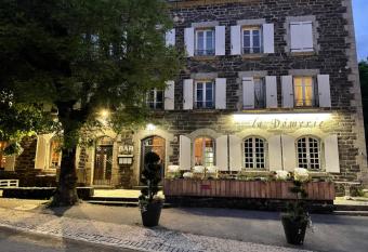 La Domerie - Maison d h  tes has Balcony rooms
