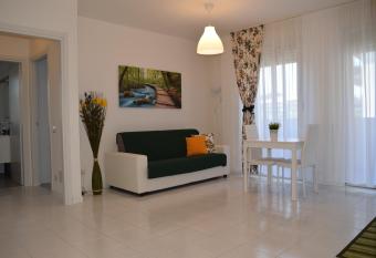 MC Malpensa Airport Home has Balcony rooms