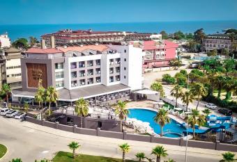  stanbul Beach Hotel has Balcony rooms