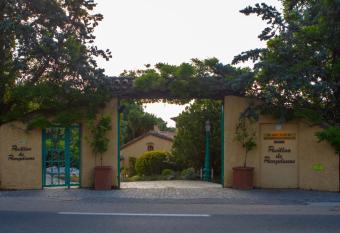 Le Pavillon de Pampelonne allows 18 year olds to book a room