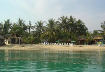 Moonhut Bungalows allows 18 year olds to book a room