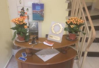 Olympiades rooms and apartments         10603-62 has Balcony rooms