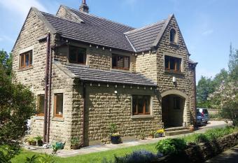 Wood Bank Studio Apartment allows 18 year olds to book a room