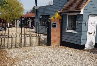 Ottleys Guest House allows 18 year olds to book a room