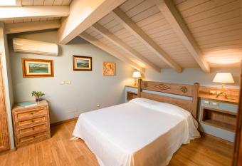 Corte Del Passone allows 18 year olds to book a room