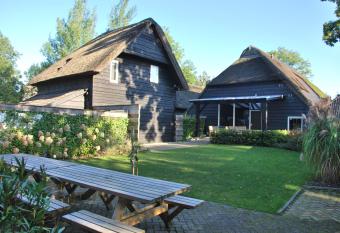 De Toffe Peer Recreatie has Balcony rooms