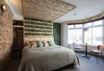 One Broad Street allows 18 year olds to book a room